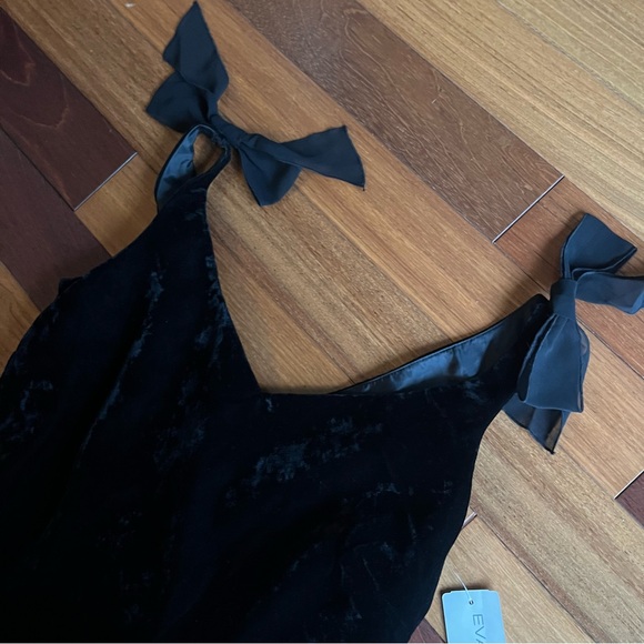 VINTAGE VELVET ASYMMETRICAL DRESS SHOULDER BOWS - Picture 4 of 8